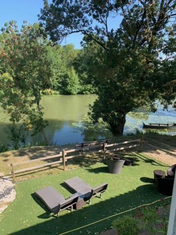 Logis Auberge De La Riviere Les Velluire-sur-Vendee Exteriör bild