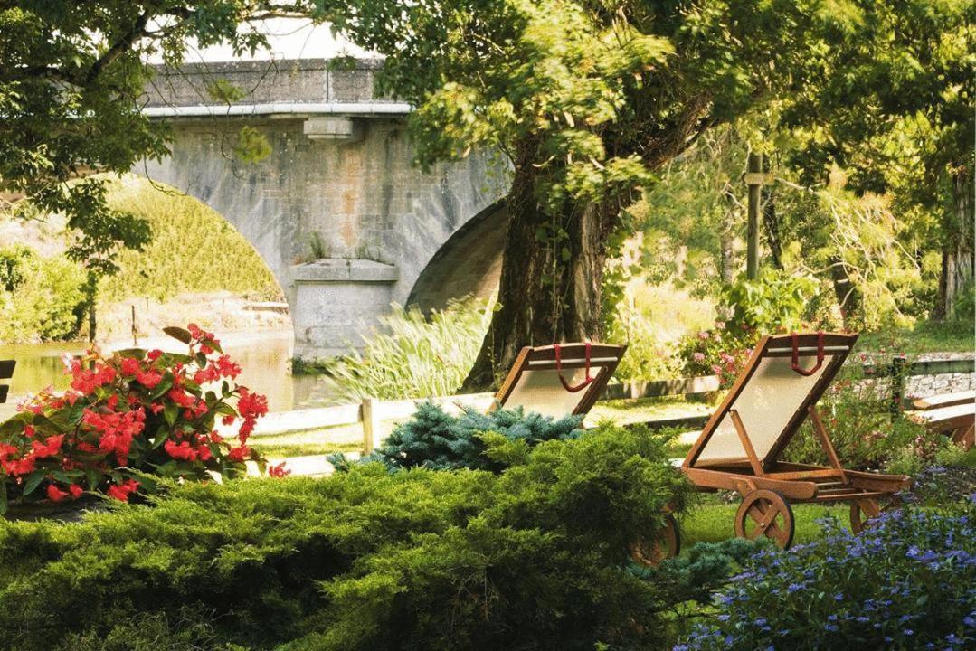 Logis Auberge De La Riviere Les Velluire-sur-Vendee Exteriör bild